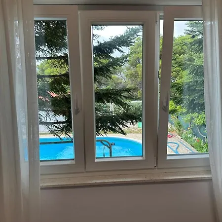Cvita 3* Τρογκίρ