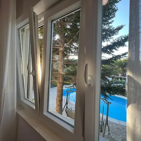 Πανσιόν Cvita