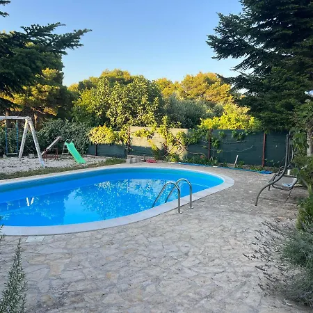 Πανσιόν Cvita